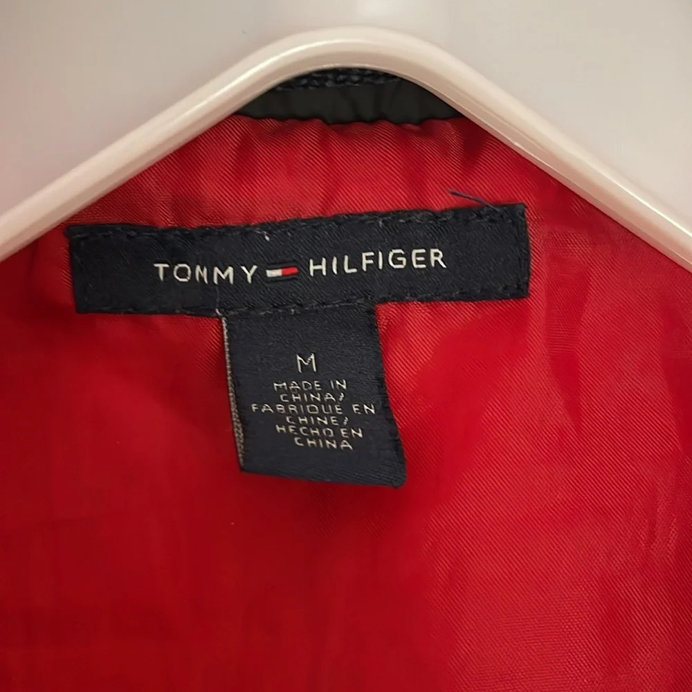 Tommy Hilfiger puffer jacket - Picture 2 of 5